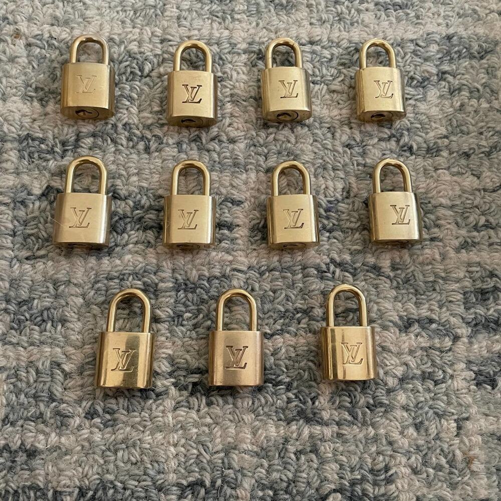 Louis Vuitton LOCK ONLY Authentic vintage brass DIY Necklace NO KEY Luggage - Picture 8 of 14